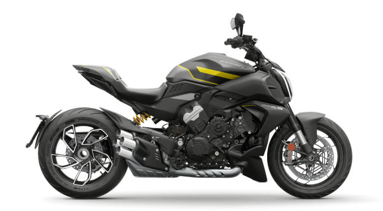 Diavel V4 Black Roadster MY25